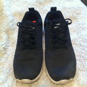 Nike LUNARSOLO Men’s Road Running Shoes AA4079-001